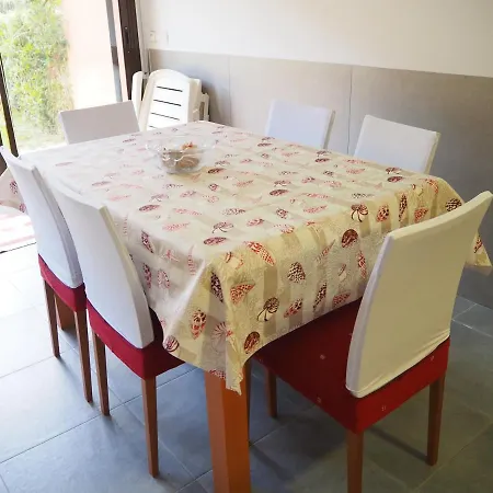 Holiday home Casa L'escala, Piscina Comuntaria I Jardi Privat L'Escala